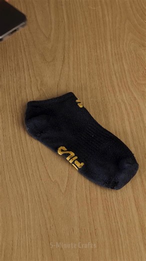 Grip Socks Made Easy! 🧦🧲 | 5-Minute Crafts