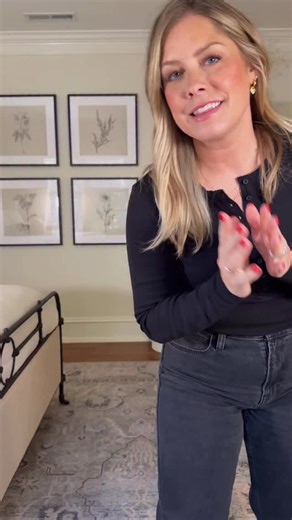 79K views · 111 reactions | The 5️⃣ jeans I’m wearing over and over again this fall! Comment SHOP below to receive a DM with the link to this post on my LTK ⬇ https://liketk.it/5vwaa | The Small Things Blog | Facebook