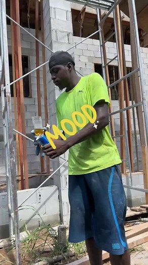 Good good fencing 😂😂🖤👌🦮