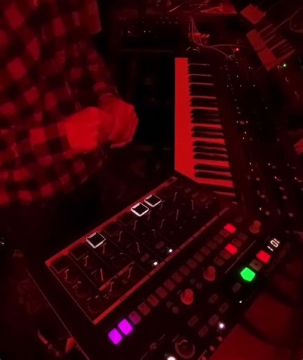 CV Gate out Arturia MicroBrute to Click In DrumBrute Impact for Skipping Rhythms