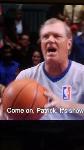 Space Jam - Patrick Ewing miss the shot