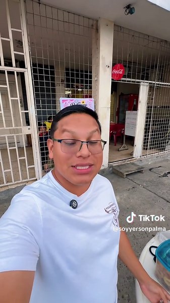 Joven emprende vendiendo postres frescos en la octava y Colón