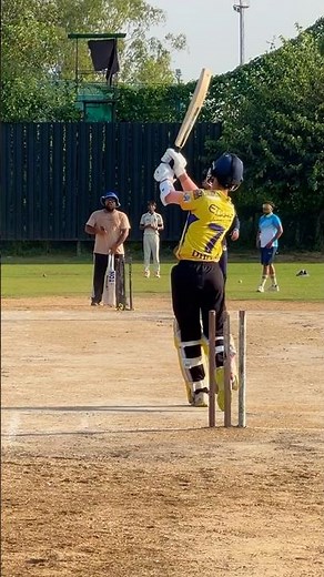 3 Bowlers, 3 Balls & 3 Sixes CHALLENGE!😍🏏 #shorts #cricketcardio #rangehitting