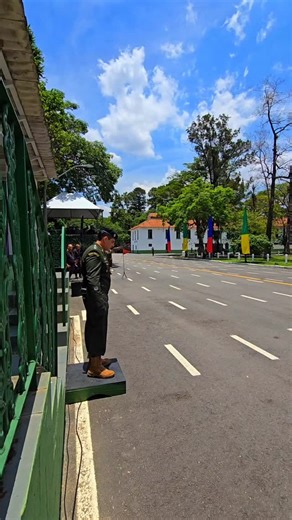 Marco Aurelio Roda on Instagram: "O VBTP-MR Guarani (Viatura Blindada de Transporte de Pessoal - Média sobre Rodas) é a principal plataforma da infantaria mecanizada do Exército Brasileiro em 2026. Desenvolvido em parceria com a Iveco Defence Vehicles (IDV), ele substitui os antigos modelos EE-11 Urutu. Solenidade de Passagem de Comando do 4º Batalhão de Infantaria Mecanizado."