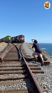 Manual Track Switching on a Cliffside Railway #railroad #train #wesel | Fixfox