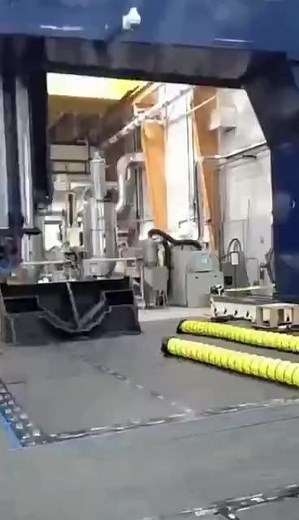 The biggest 3d printer in the world. it's printing a patrol ship.#3dprint#3dchellenge #3d #3dprinting #3dprinted