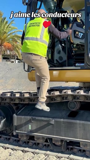 Mastering Excavator Operation: A Construction Guide