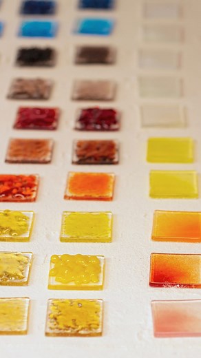 Unleash your creativity and design your own fused glass artwork in one of our workshops! No experience is needed—we’re here to guide you through every step. Join us for a full day workshop (10:30 am - 4:00 pm) at our Launceston or Sunningdale locations, where you’ll get hands-on with small glass pieces, frit (crushed glass), stringers, powders, and liquid glass to make your creations It’s the perfect way to spend a cozy day this winter. Spaces fill up quickly, so reach out today to secure yours!