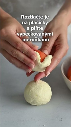 Lehoučké tvarohové těsto a sladké meruňky – vyzkoušejte nejlepší ovocné knedlíky