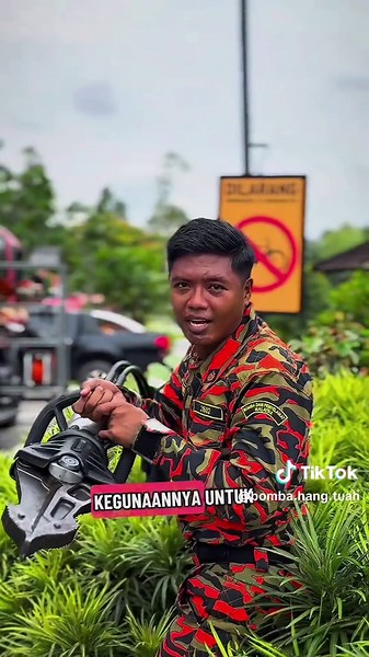 Pengenalan peralatan kebombaan dari anggota bbp hang tuah#metropolitan #bomba #bombamalaysia