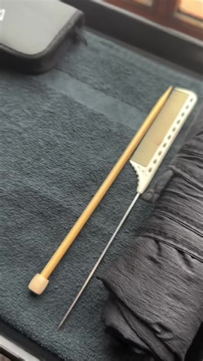 Shine, and thickness can always be expected from our black color collection. Check out this installation using color 1 Tape Ins. Notice how the Tape In Pliers are used to squeeze the remaining air out to give a secure application. For more tools and tips check out our website and education options! 📸- @bettinafrost.hairpro #blackhair #hairextensionspecialist #tapein