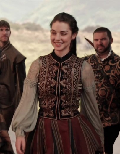 Exquisite Historical Outfits in Reign TV Show