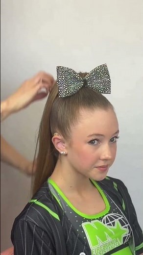 Perfect cheer ponytail! #easyhairstyle #hairstyle #cheerleader #cheerhair