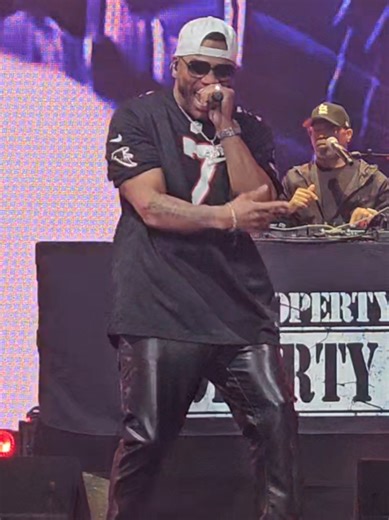 Nelly performing