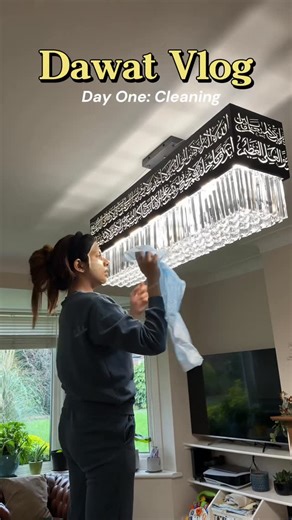 Ramsha | Content Creator on Instagram: "Spent a whole day deep cleaning my house before my big annual dawat! I was the most excited for the table setting because I don’t get to show off my serving platters from @serve_n_style very often. I was honestly so happy with how it turned out. I use the @anua_uk rice collagen mask. Have been using it weekly and I love the results. The chandelier is from @modernwallart.uk"