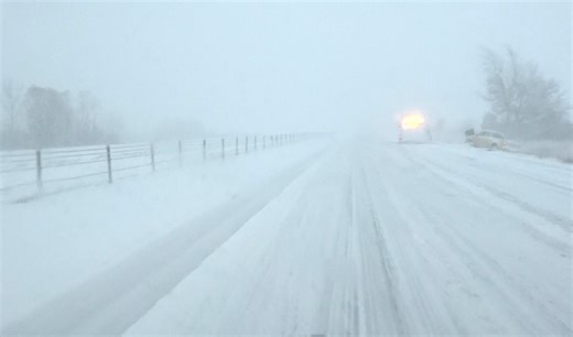 MoDOT, IDOT crews work to clear snowy St. Louis-area roads