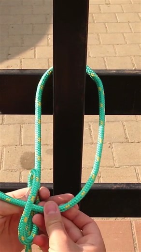 39K views · 43 reactions | Everyday hacks to try! | Make-Up & Hair Tutorials | Facebook