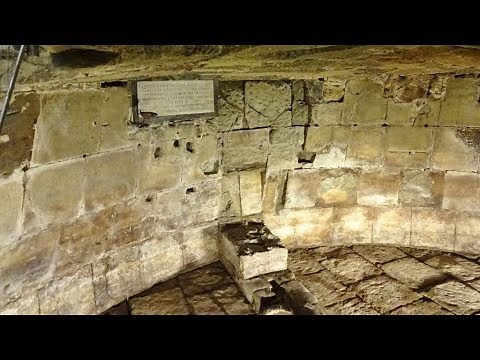 Mamertine Prison - Part 3 of 3 - Going down to the jail