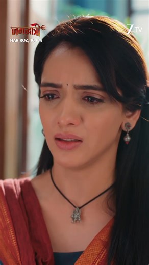 Jagadhatri ki gun dekhkar Sampada ke udd gaye hain hosh, kya ab aa jaayega uske Agent JD hone ka sach parivaar ke saamne? Dekhiye #Jagadhatri aaj raat 10 baje, sirf #ZeeTV par. #Jagadhatri #Shivaay #Rekha #Sampada #Tapasya #ZeeTVReels #AapkaApnaZeeTV | ZEE TV