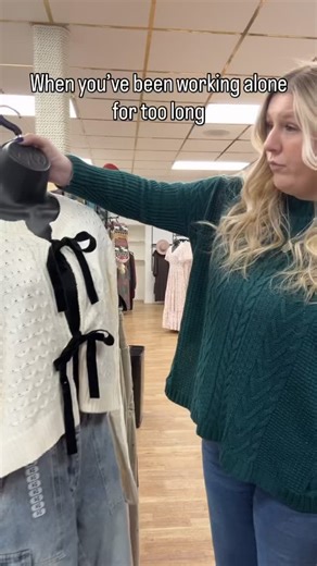 When you start thinking the mannequins are Samantha and then realize you don’t even know a Samantha — you know it’s January and you work retail 🤣🤣🤣 | Tilden Co.