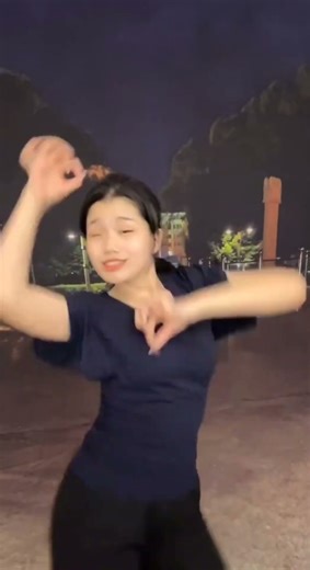 The Empty Glass DJ Version Finger Dance Cover Fengbao's Energetic Dance Music Performance