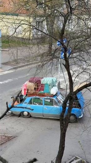 It is such an emotional story.A car of an internally displaced man from Donbas broke down in the center of Kyiv. In it, all his life was packed - his belongings, 18 chickens in cages, and a dog.Originally from the Donetsk region, he moved to the Chernihiv region after he lost his wife, and after living there for four years, he decided to look for a new life in Uman.The man's old car broke down on the way, and he ended up stranded in the capital. But thankfully, locals helped him, and the police 
