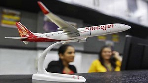 SpiceJet ने फैलाए पंख, दिल्ली-मुंबई से अब लंदन के लिए डायरेक्ट फ्लाइट चलाएगी, जानें किराया | Zee Business