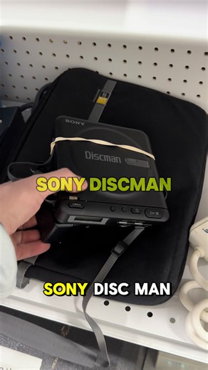 Throwback to when I found this Sony Discman CD player. Great find and very valuable, I always pick these up when they’re a good price #sony #vintage #ebay #ebayseller #reseller