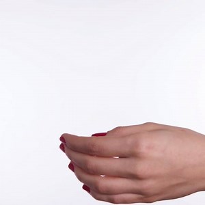 48K views · 86 reactions | Vos essentiels beauté au complet ! Jamais sans mon stylo blancheur Colgate Max White ! | Colgate France | Facebook