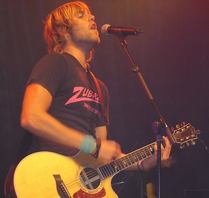 Joel Houston - Everyday lyrics