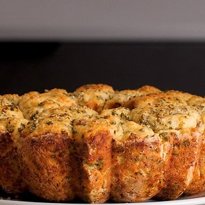 89K views · 168 reactions | You won't believe how addicting this savory monkey bread is!  RECIPE → https://f52.co/2uebhVI | Food52 | Facebook