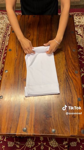 How to roll a t-shirts for packing - travel compact?! How to roll T-Shirts without wrinkles?! #howtofold #tutorial #tshirts #tshirt #foldtshirt #travelcompact #compact #packingtips #packingclothes #mentshirt #menwear #menstyle #summertshirts #suaveowl #tipsformen #packingsuitcase