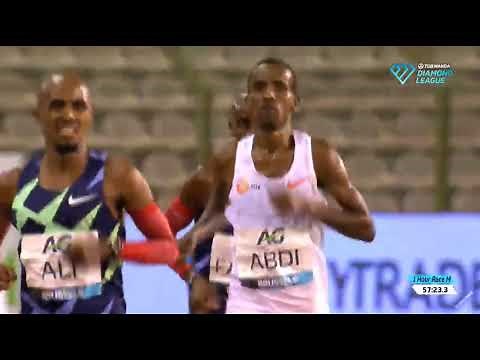 MO Farah breaks the world record !!!