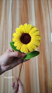 Fuzzy wire sunflower tutorial #fuzzywireflower #fuzzywirecrafts #fuzzywiresunflower #fuzzywiretutorial #fuzzywiresunflower | Shanley Diy