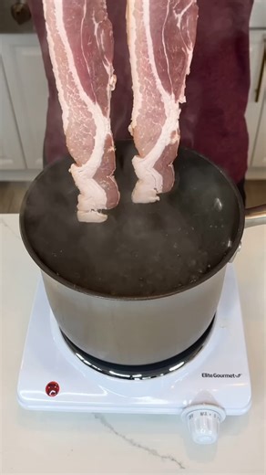 3.1K views · 11 reactions | How to cook the perfect crispy bacon in water.  This video was produced by Network Media and Dustin R | The Simple Dish | Facebook