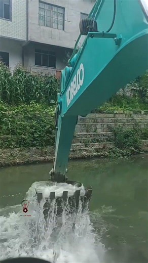 Excavator Bucket Water Fetching Skills In River #shorts