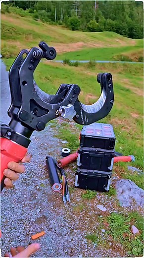 1.2K views | HEAVY_DUTY_CABLE_CUTTER (TOOLS) #electrician #tools #electrical #saftytools #facebookreel | The Energy Channel | Facebook