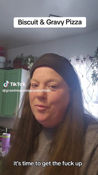 biscuit and gravy pizza #biscuitsandgravy #bisquickrecipe #bisquick #sausagegravyandbiscuits #sausagegravy #pizza #pizzalover #breakfast #breakfastideas #breakfastpizza #fypage #fypシ゚viral #breakfastfordinner #momsoftiktok #moms #recipe #cooking #kitchen