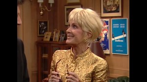 Fran accidentally washes off the actress Margot Lange's legendary mole. Season 5 Episode 12 'One False Mole And You're Dead'. Fran makes the mistake of telling a gossip columnist that the famous actress who is staring in Maxwell's play has a fake mole! Maxwell is extremely angry with Fran. Watch more, 'The Nanny' and Subscribe: www.youtube.com/thenanny All 6 seasons - Streaming for the first time on HBO Max. Sign up now: http://hbom.ax/TheNannyYT About The Nanny: Fran Drescher stars as Fran Fine