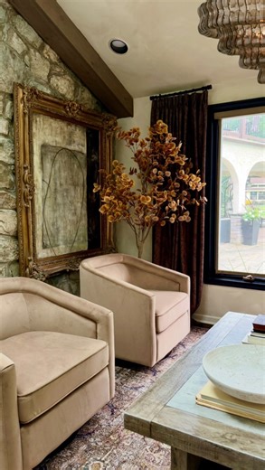 Comment “MOVIE” to get the link! 🎥 (or just hit the link in my bio to see the magic yourself)✨ We had zero wall space in our living room because of the huge windows, so literally nowhere to put a TV. I tried a regular projector before, but sunlight turned the screen into a ghost 👻 and i wasn’t about to start drilling or hanging stuff from the ceiling. Then i found this magic from @awolvision 🙌 You just set it on the floor, hit the remote, and the screen rises up like magic! Instant movie nigh