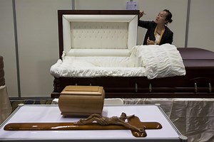 Chinese funeral parlor using 3-D printing to help dead look their best
