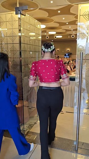 Recently we wrapped up an offline blouse mastery program, where we mastered 150 students on four unique blouse styles, including the much-loved straight dart blouse🧵 ✨ Curious to learn how we do it? Join our Blouse Mastery Program: Advanced Stage ☎️ For any query call on 91 635 111 2680 #designerblouse #mastersewingclass #fashion #rajaranicoaching #viral #trending #viralreela #trendinginstagramreels #priyamg | Raja Rani Academy