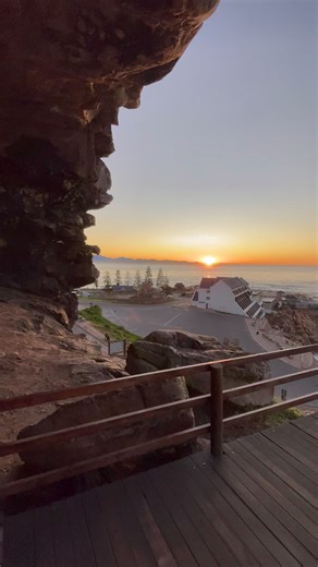 📍Mossel Bay, South Africa. 😍🥰🫶🇿🇦 What a stunning view! #CinematicTravelSA #WesternCape #Tourism #IconicMosselBay #Mosselbay #mosselbaytourism #DiazBeach #Sunset #pansy #mosselbaaitoerisme #kuier #tuinroete | Cinematic Travel SA