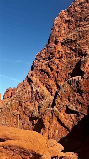 Towering Red Rocks at Garden of the Gods | Colorado Nature