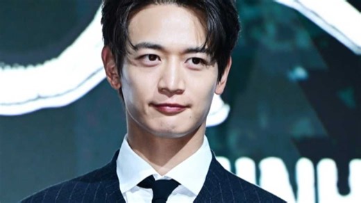 SHINee ミンホ、激安ビュッフェで食事＆バス移動も…親しみやすい日常を公開 - Kstyle