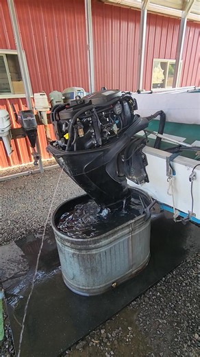 Running that 2012 Mercury 40hp in-line 3cyl EFI 4-stroke. Showing & explaining a few things. | Outboard Madness