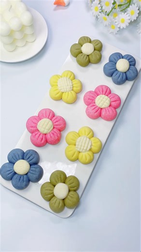 Let’s make 🌸Flower Cookies🌸#cookies #baking #snacks #dessert