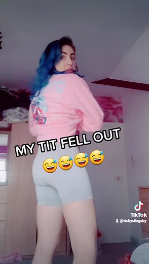 my tit fell out 😅😅 #ohno #ha #haha #funny #fun #dance #dancing #mum #fyp #foryou #hilarious #fy #oops #hahaha #fail #fails #trending #trend #trends