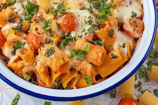 Creamy Tomato and Chicken Pasta Bake