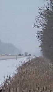 2.5K views · 21 shares | Roads are extremely bad Don’t drive right now freeway Hwy light black ice Fog Warning ⚠️be careful everyone in Ohio January 6 2025 | LAO TV Media Ohio | Facebook